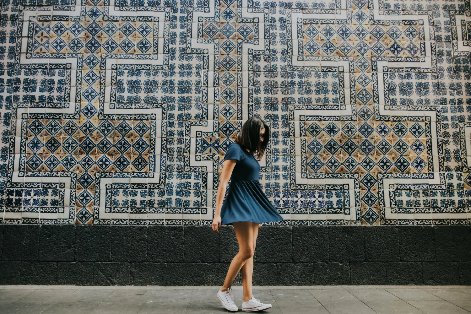 Quel Bijoux Avec une Robe Bleu Marine