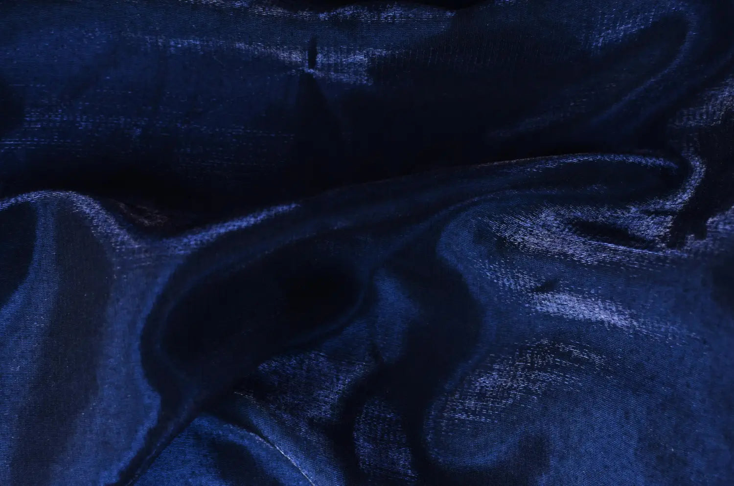 Quel Bijoux Avec une Robe Bleu Marine