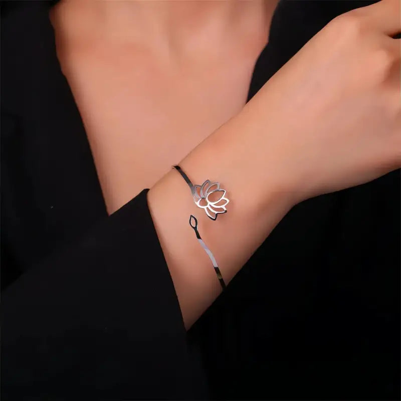 Bracelet Fleur De Lotus En Acier Inoxydable - Design Boho Réglable - Bijou Élégant Pour Femme - Cadeau Idéal