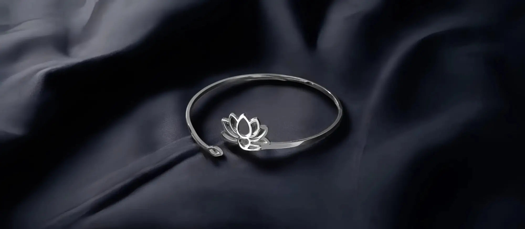 bracelet lotus