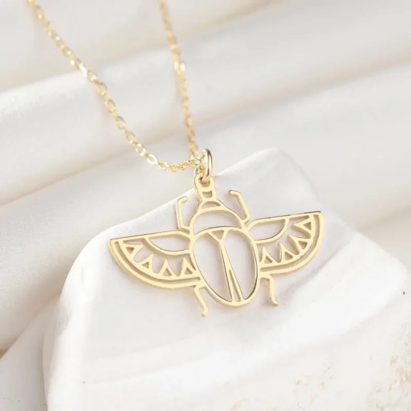 Collier avec Scarabée Doré colliers